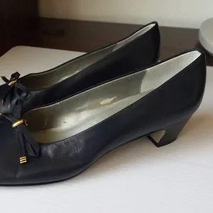 Escarpins Auditions Blue Heel - Taille US 7 Femme - Style Pump Classique - Neuf Avec Emballage